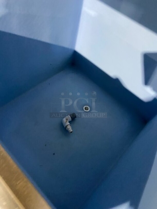 ALL ONE MONEY! Hoshizaki Commercial Ice Maker Machine! With Commercial Ice Bin! All Stainless Steel! On Legs! Model: KM1340MRH SN: A04669G 208/230V 60HZ 1 Phase - Image 7 of 10