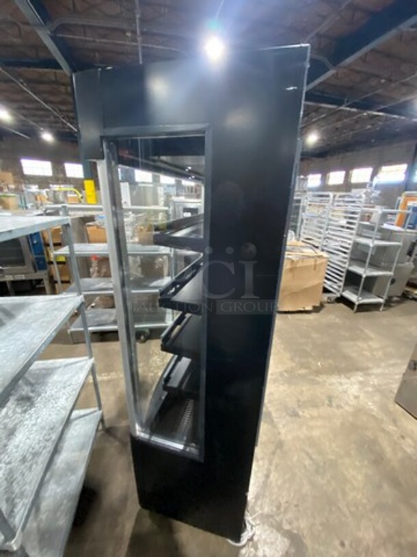 AHT Commercial Refrigerated Open Grab-N-Go Case Merchandiser! With View Through Sides! Model: GDXLS SN: 32158100000402 110/120V 60HZ 1 Phase - Image 4 of 8