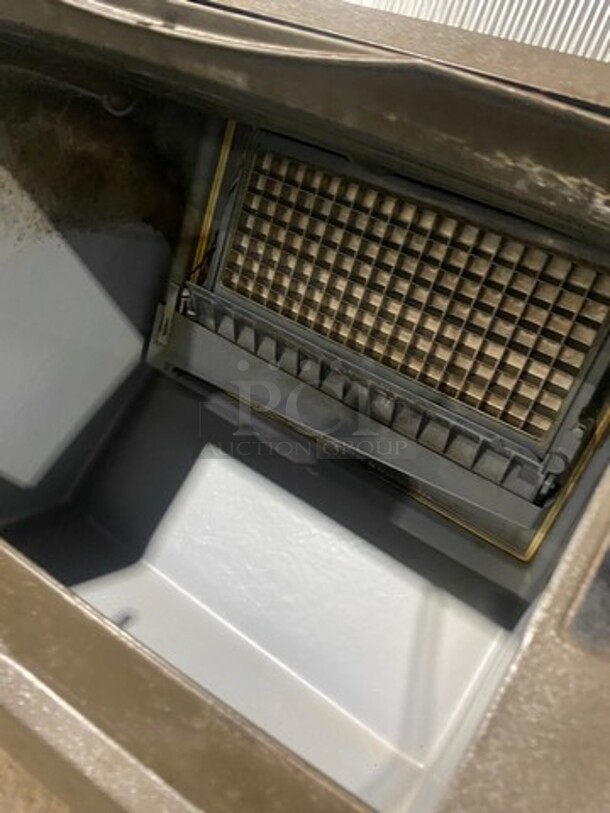 Manitowoc Commercial Undercounter Ice Maker Machine! All Stainless Steel! On Legs! Model: UD0190A161B SN: 310389046 115V 60HZ 1 Phase - Image 5 of 8