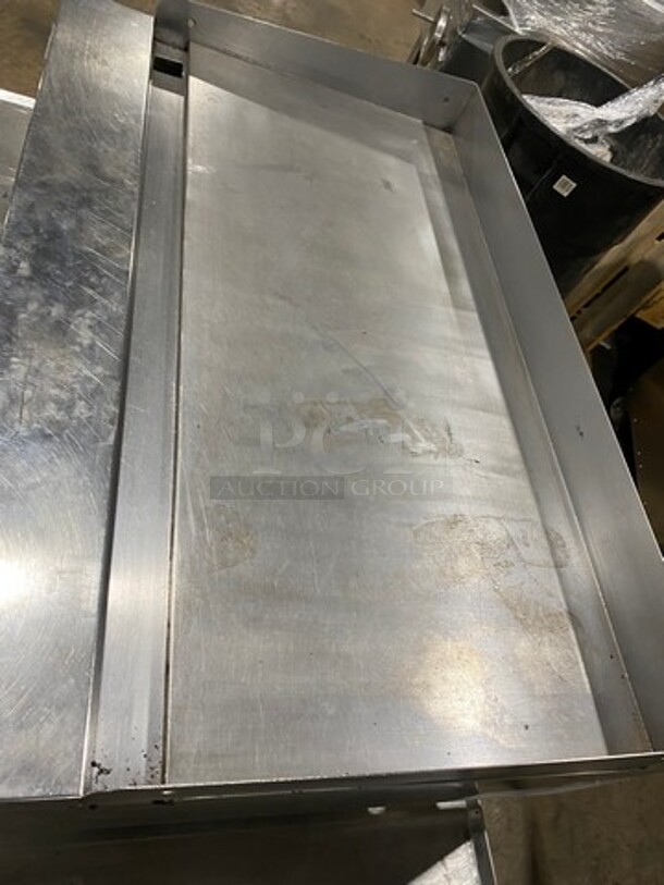 WOW! LATE MODEL! Sierra Commercial Countertop Natural Gas Powered Flat Top Griddle! With Back And Side Splashes! All Stainless Steel! On Small Legs! - Image 5 of 8