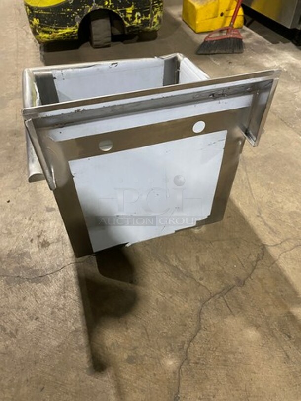 NEW! SCRATCH-N-DENT! Sapphire Single Compartment Prep Sink! With Back Splash! All Stainless Steel! With Legs! Model: SMSQ1818 - Image 4 of 8