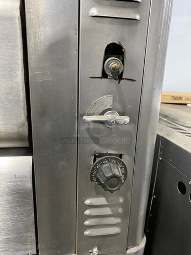 Blodgett Commercial Natural Gas Powered Double Deck Baking/ Pizza Oven! All Stainless Steel! On Legs! 2x Your Bid Makes One Unit! Model: 951 SN: 35995N - Image 9 of 11