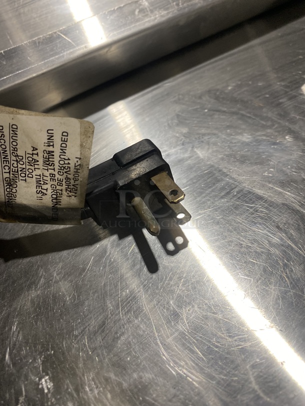 Randell Refrigerated 2 Drawer Bain Marie/Sandwich Prep Table! Model 9412-32D-7M Serial T000053847! 115V 1 Phase! On Casters!  - Image 9 of 9