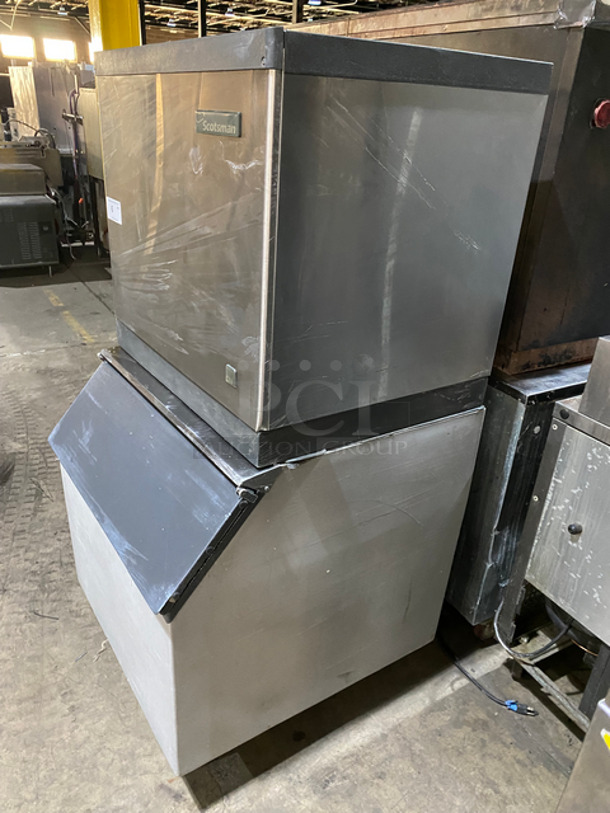 Scotsman Commercial Ice Maker Machine! With Commercial Ice Bin! All Stainless Steel! On Legs! 2x Your Bid Makes One Unit! Model: CME506WS1F SN: 65730810S 115V 60HZ 1 Phase - Image 3 of 8