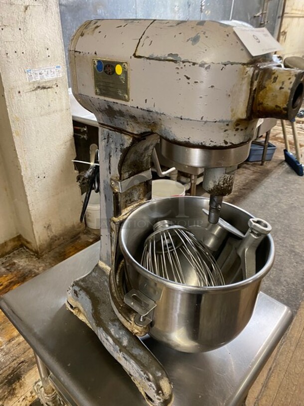Hobart 20 Quart 1/2 HP Heavy Duty Commercial Planetary Bench Mixer With Bowl! With Dough Hook, Paddle and Whisk Attachments! Working When Removed!  MODEL A200 SN:1513533 115V 1PH - Image 4 of 9