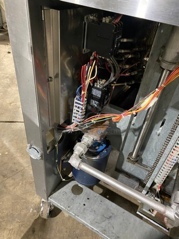 WOW! Giles Electric Powered Heavy Duty Open Fryer! With Automatic Lift And Basket! With Oil Filter System! Model: GEF400 SN: A909240817 208V 60HZ 3 Phase - Image 10 of 10