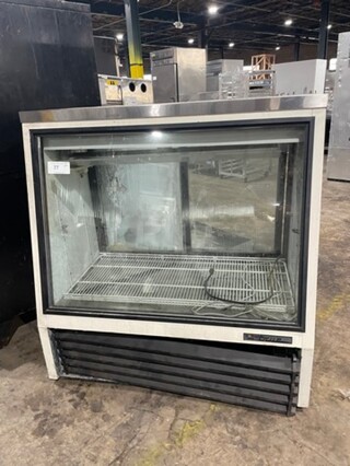 True Refrigerated 48 Inch Deli Display Case Merchandiser! Model TSID48-2 Serial 1431514! 115V 1 Phase!  