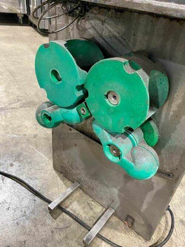 Orangin Commercial Countertop Automatic Commercial Orange/ Citrus Juicer! Stainless Steel Body! Model: ORANGIN SN: 203024 115V 60HZ 1 Phase - Image 6 of 9