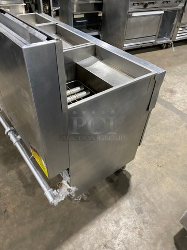WOW! Vulcan Commercial Natural Gas Powered 3 Bay Deep Fat Fryer! All Stainless Steel! On Casters! Model: 3GR65F SN: 481533671 - Image 4 of 12