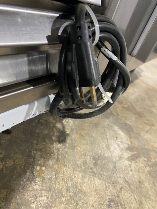 Universal Commercial 2 Door Lowboy/ Worktop Cooler! All Stainless Steel! On Legs! - Image 7 of 7