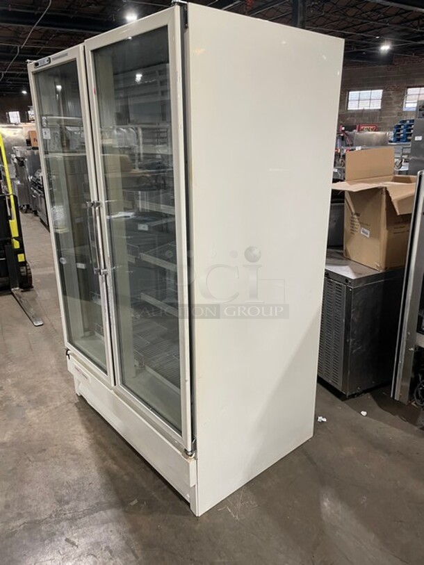Carrier Commercial Double Glass Door Reach In Freezer/Merchandiser! With Poly Coated Racks! 115/208-230V 1 Phase! Model: ULG50BCP-5! - Image 9 of 9