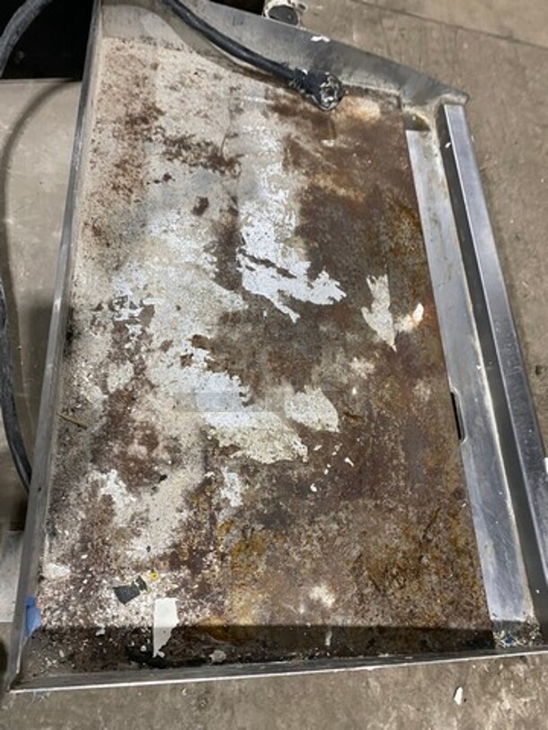 Star Max Commercial Countertop Electric Powered Flat Top Griddle! With Back And Side Splashes! All Stainless Steel! On Small Legs! - Image 5 of 8