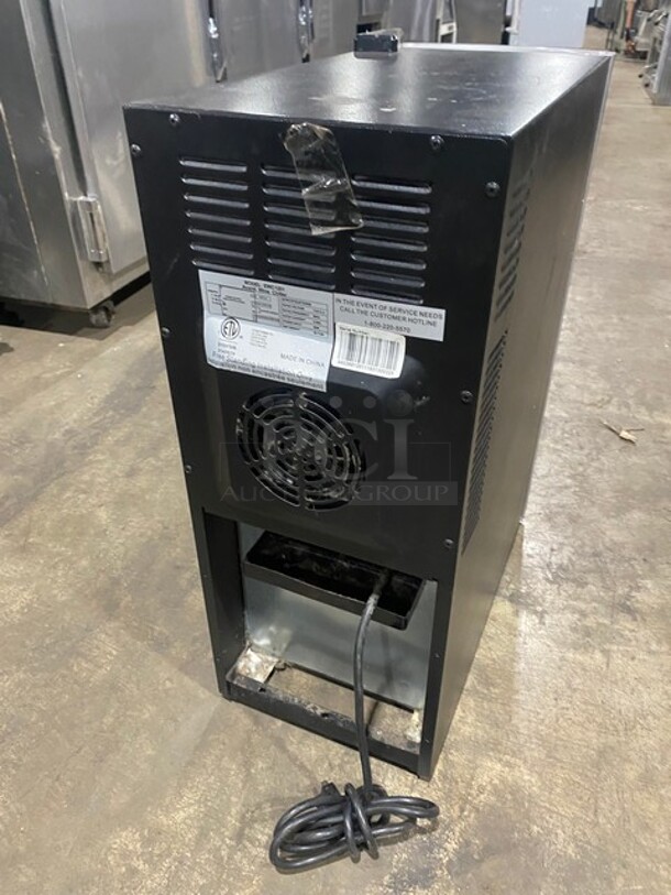 Avanti Commercial Countertop/ Undercounter Wine Chiller! With View Through Door! Wine Racks! Model: EWC1201 SN: A60268120111831300326 115V 60HZ 1 Phase - Image 4 of 7