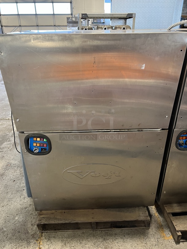 Vogt HE40S Stainless Steel Commercial Automatic Sized Tube Ice Machine. 208/240 Volts, 3 Phase. 40x27x54