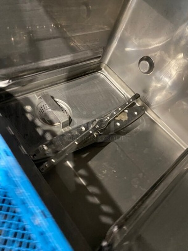 Hobart New Body Style Under The Counter Dishwasher! All Stainless Steel! Model: LXEC SN: 231178597 120V 60HZ 1 Phase - Image 6 of 9