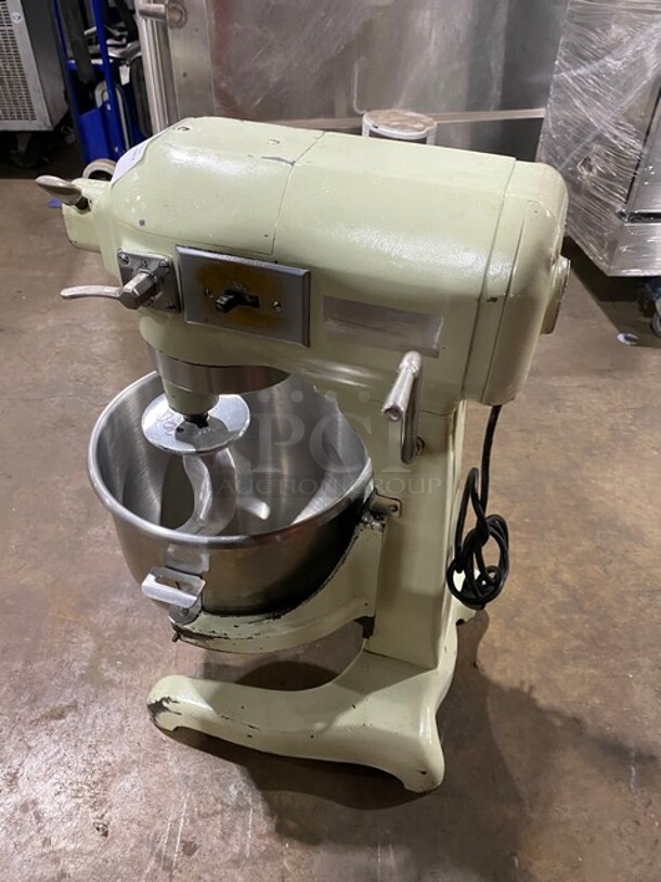 Hobart Commercial 20Qt Mixer! MODEL A200 SN:1681658115V 1PH - Image 3 of 6
