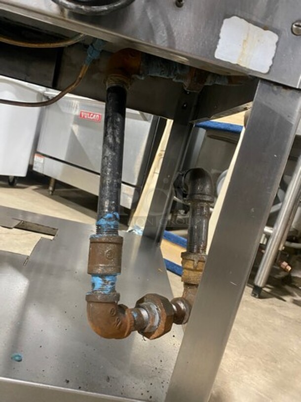 All Stainless Steel 5 Well Natural Gas Powered Steam Table! On Legs!  - Image 9 of 9