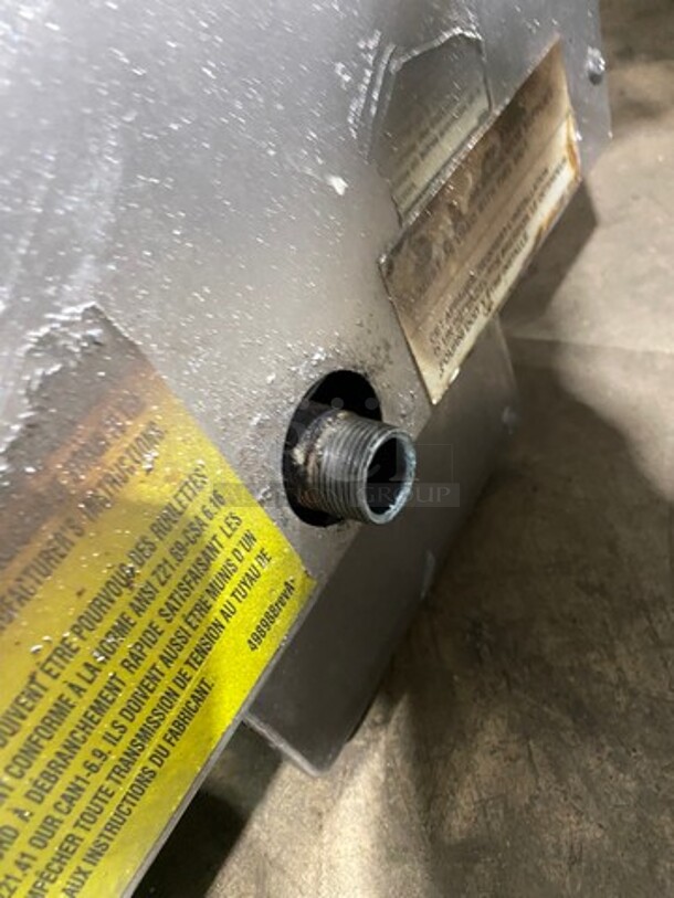 Vulcan Commercial Countertop Natural Gas Powered Flat Top Griddle! With Thermostat Controls! With Back And Side Splashes! All Stainless Steel! On Legs! Model: 24RFG SN: 650124046 - Image 9 of 10