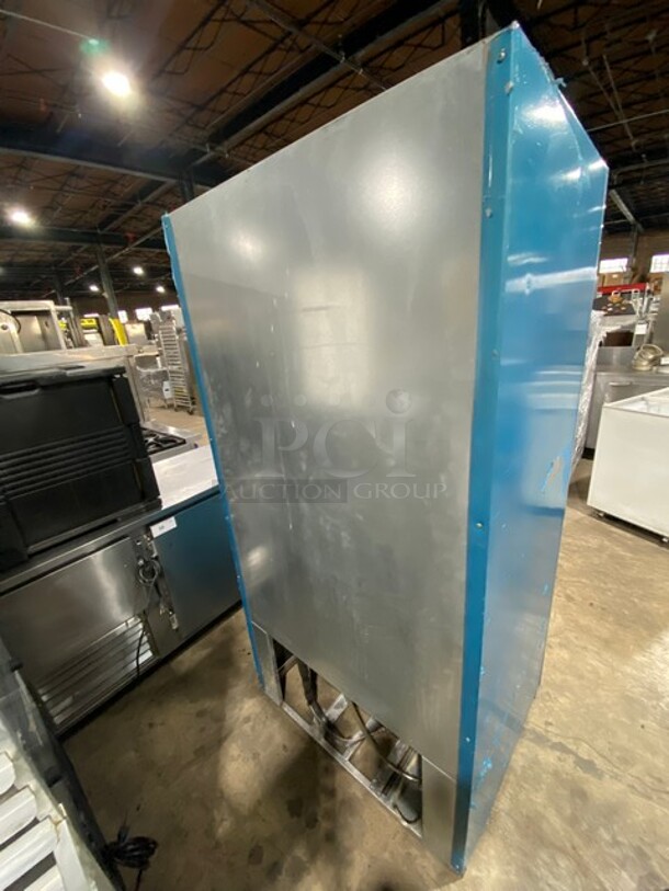 Universal Coolers Commercial Refrigerated Reach In Cooler Merchandiser! With Poly Coated Racks! Stainless Steel Body! MISSING DOORS! - Image 4 of 8