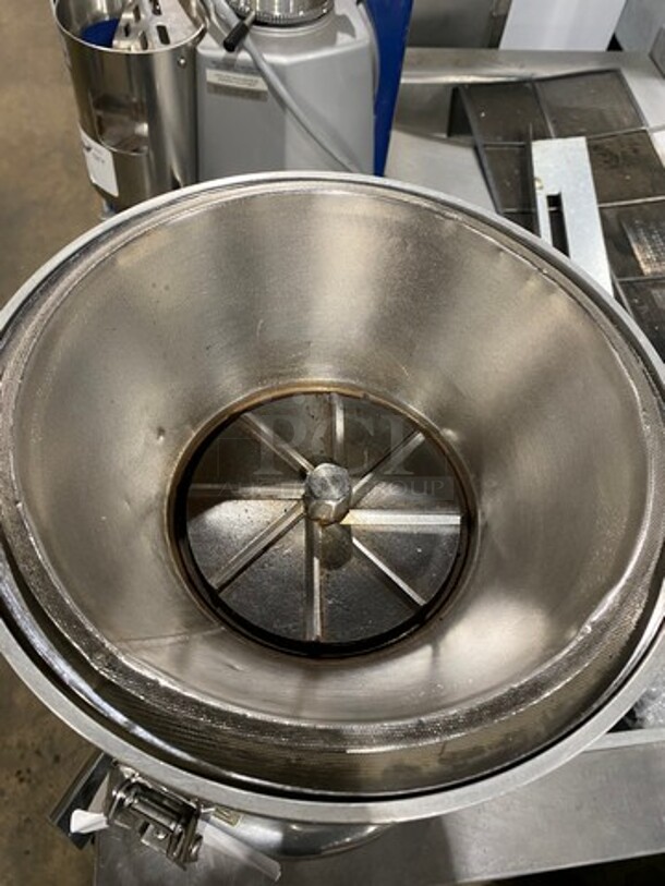 Nutrifaster Commercial Countertop Juicer Extractor! Solid Stainless Steel! Model: N450 SN: 459061471 110V - Image 5 of 10