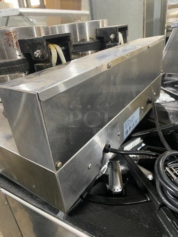 Carnival King Commercial Countertop Dual Waffle Maker! With Temperature And Timer Controls! All Stainless Steel! Model: 382WSM22 SN: CK171127R582 120V - Image 4 of 10