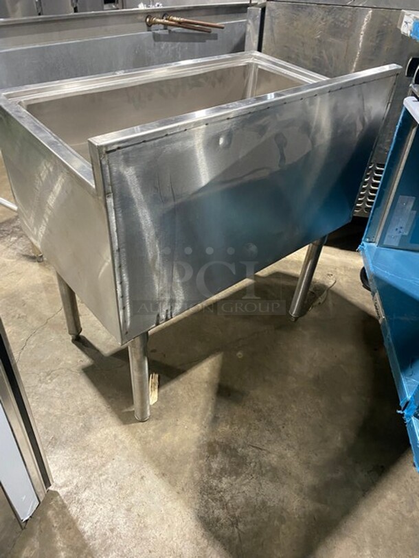 Commercial Undercounter Ice Bin! With Back Splash! Solid Stainless Steel! On Legs! - Image 4 of 5