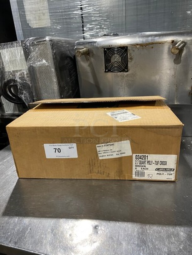 NEW! IN THE BOX! Carlisle 2.7 QT Brown Poly Tuf Crock! With Clear Poly Lid! 6 Per Box! 1 Box Per Lot! 6x Your Bid! Model: POLYTUF - Image 1 of 8