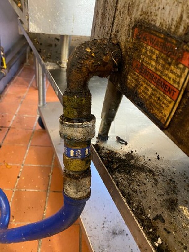 Vulcan Commercial Countertop Natural Gas Powered Char Broiler Grill! Stainless Steel Body! On Small Legs! WORKING WHEN REMOVED! - Image 7 of 7