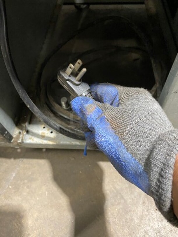 Frigoglass Commercial 2 Door Reach In Cooler Merchandiser! With View Through Doors! On Casters! Model: MC1300SV2 SN: 4712S66152 120V 60HZ 1 Phase - Image 10 of 11