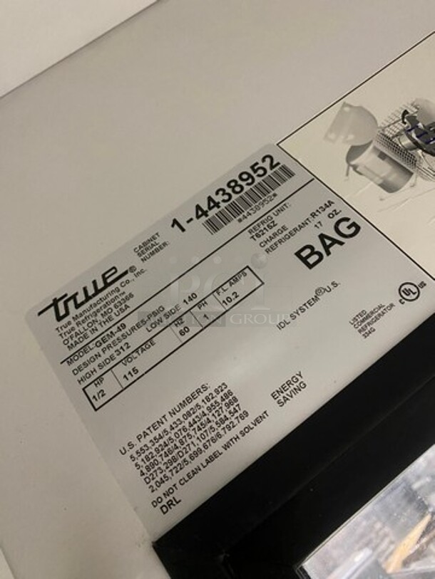 NICE! True Commercial 2 Door Reach In Cooler Merchandiser! With View Through Doors And Sides! With Poly Beverage Racks! Model: GEM49 SN: 14438952 115V 60HZ 1 Phase - Image 8 of 9