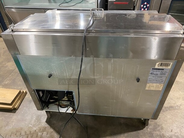 Maxx Cold Commercial Refrigerated Pizza Prep Table! With Single Door Storage Space! All Stainless Steel! On Casters! Model: MXCPP50 SN: 116342 115V 60HZ 1 Phase - Image 8 of 8