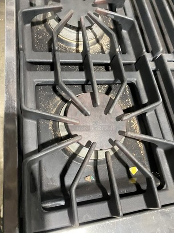 Viking Professional 4 Burner Range With Convection Oven! On Legs!  - Image 6 of 10