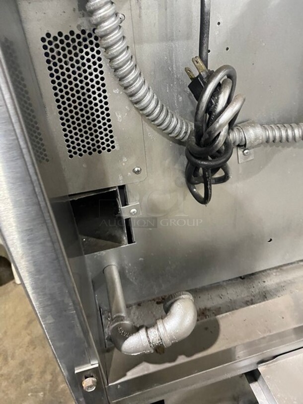 Blodgett Stainless Steel Commercial Gas-Powered Full-Size Convection Ovens w/ Solid Doors and Thermostatic Controls! 2X Your Bid Makes One Unit! - Image 9 of 9