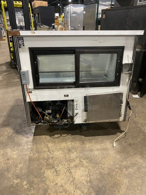 Marc Commercial Refrigerated Deli/Bakery Display Case! With Slanted Front Glass! With Sliding Glass Rear Access Doors! 115V 60HZ 1 Phase - Image 3 of 8