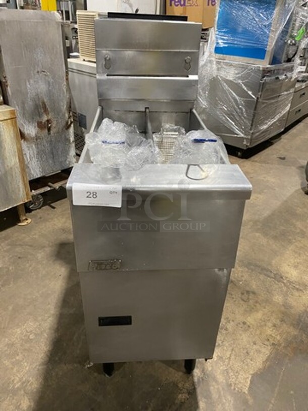 Pitco Commercial Natural Gas Powered Deep Fat Fryer! With 2 Metal Frying Baskets! All Stainless Steel! On Legs! - Image 1 of 9