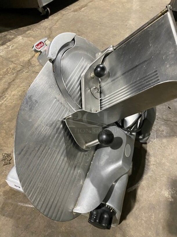 Nice! Berkel Heavy Duty 12 Inch Blade Commercial Countertop Deli/ Meat Slicer! All Stainless Steel!! 115V 1 Phase! Working When Removed! - Image 6 of 9
