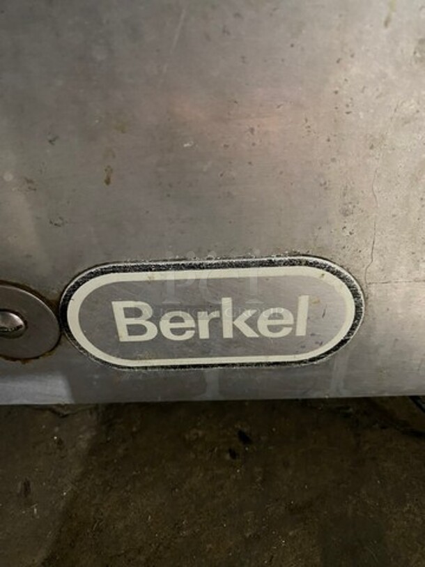 Nice! Berkel Heavy Duty 12 Inch Blade Commercial Countertop Deli/ Meat Slicer! All Stainless Steel!! 115V 1 Phase! Working When Removed! - Image 8 of 9
