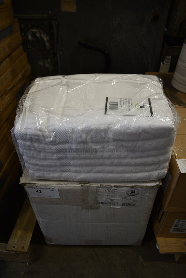 BRAND NEW BOX of 24 Oxford OSG-905 White Bath Towels. 35x70.