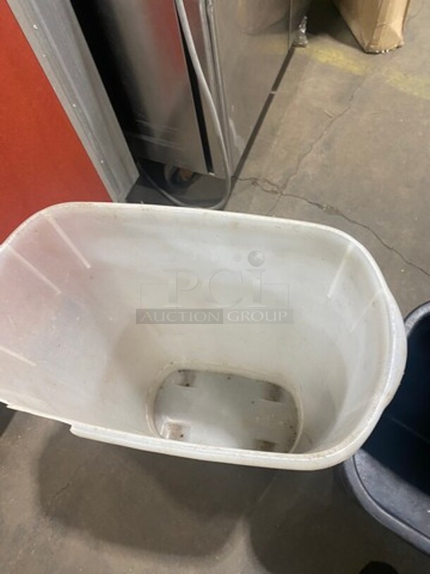 Various Size And Color Trash Bins! 3x Your Bid! - Image 6 of 6