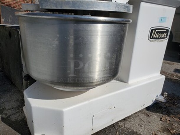 Nussex Bakery Equipment 120 Quart Mixer|220V.  - Image 5 of 11