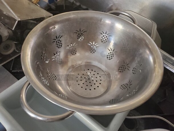 Stainless Steel Colander  - Image 4 of 5