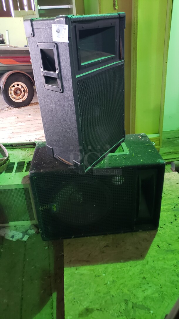 Lot of 2 Speakers Not tested (Location 3) - Image 1 of 3
