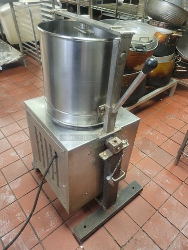 Commercial Kitchen Equipment 220Volts Good Working Condition!  - Image 3 of 5