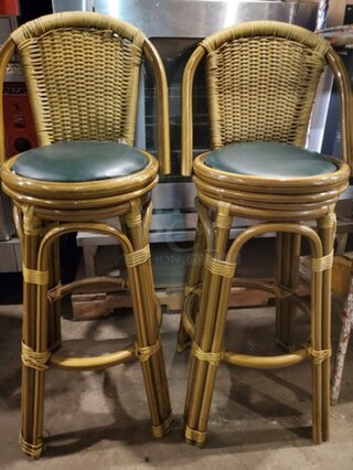Bamboo Bar Stools
Very Nice condition!