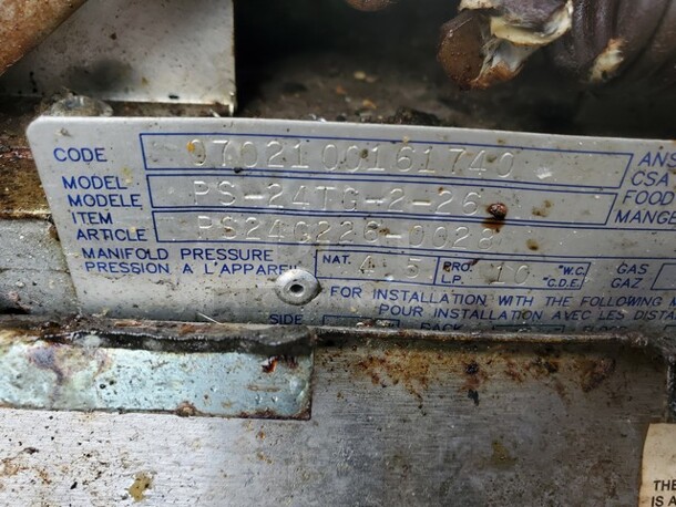 U.S. Range PS-24TG-2-26 Natural Gas Combo 2 Burner Stove and 24" Griddle on Casters! 36X31X37 Tested and Working! - Image 4 of 4