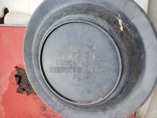 Lot of Round Pewter/Aluminum Sizzling Steak/Salad Plates by Melco, Service Ideas round thermo plates, and Oval shaped thermo plates! - Image 2 of 4