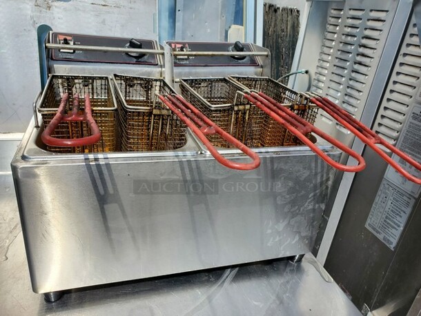 Cecilware Countertop Fryer model EL-2X15 

120 V
60 Hz
3600 W - Image 2 of 5