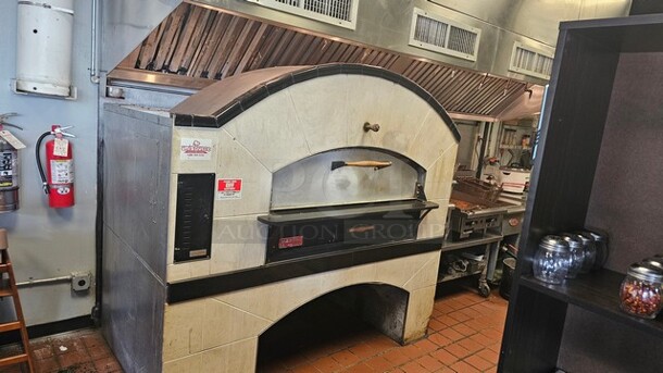 Marsal Single Pizza Deck Oven, Natural Gas, Holds (6) 18-in. pizzas
300-650 degrees F, Cooking surface is 2 in. thick, Baking chamber: 60 in. W x 36 in. D|Overall: 80 in. W x 44.25 in. D x 74 in. H - Image 4 of 7