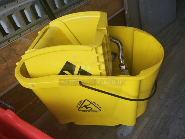 Commercial Mop Bucket with Side Press Wringer BIDX2 - Image 3 of 3