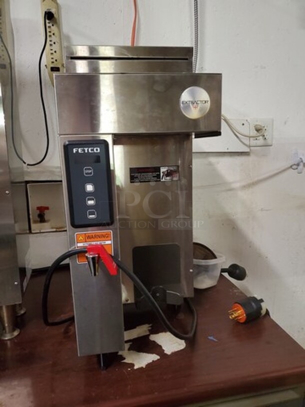 Fetco CBS-1131 XV+ Extractor Single Station Coffee Brewer 120V - Image 1 of 5